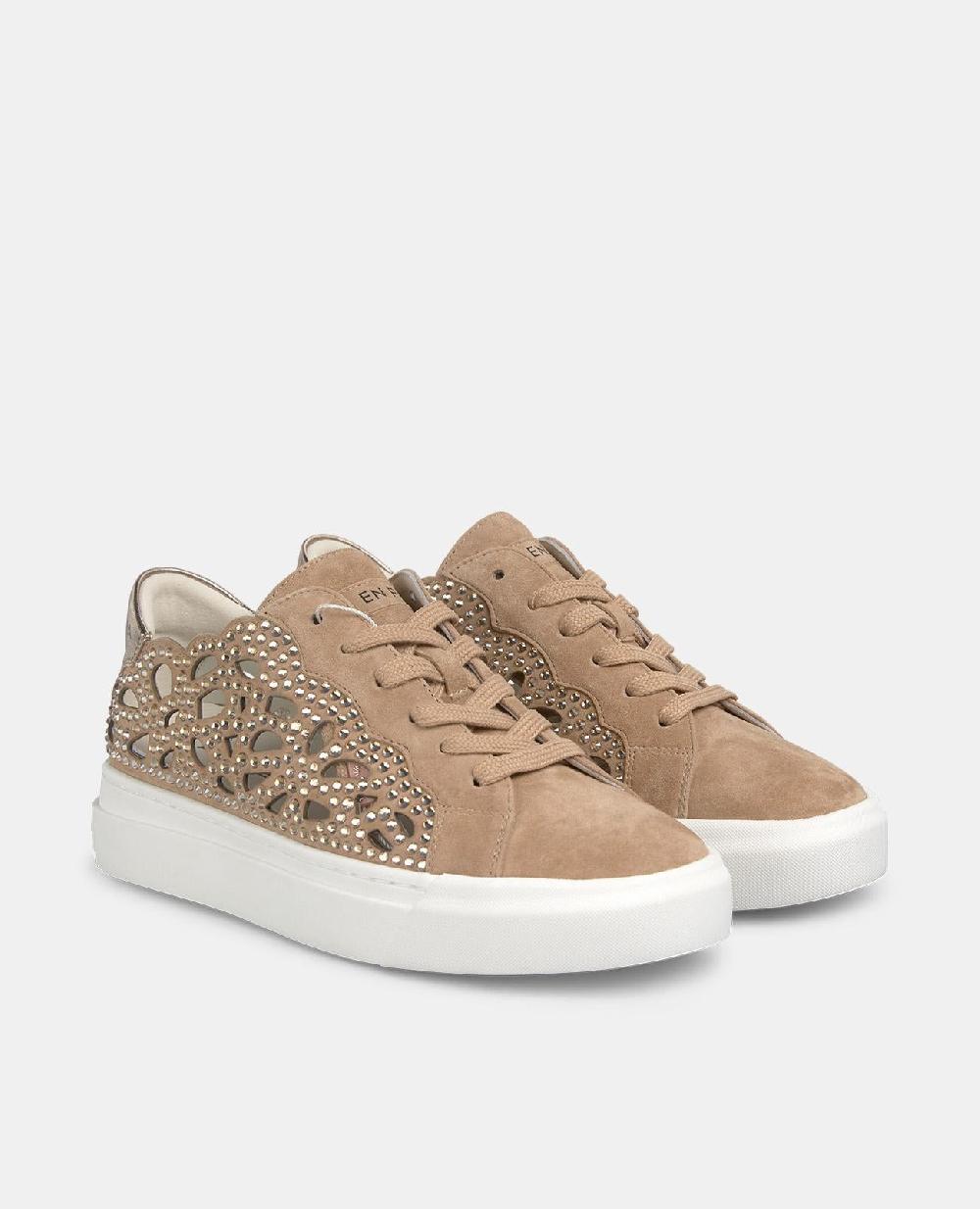 Alma en pena SNEAKER CON CALADO En oferta