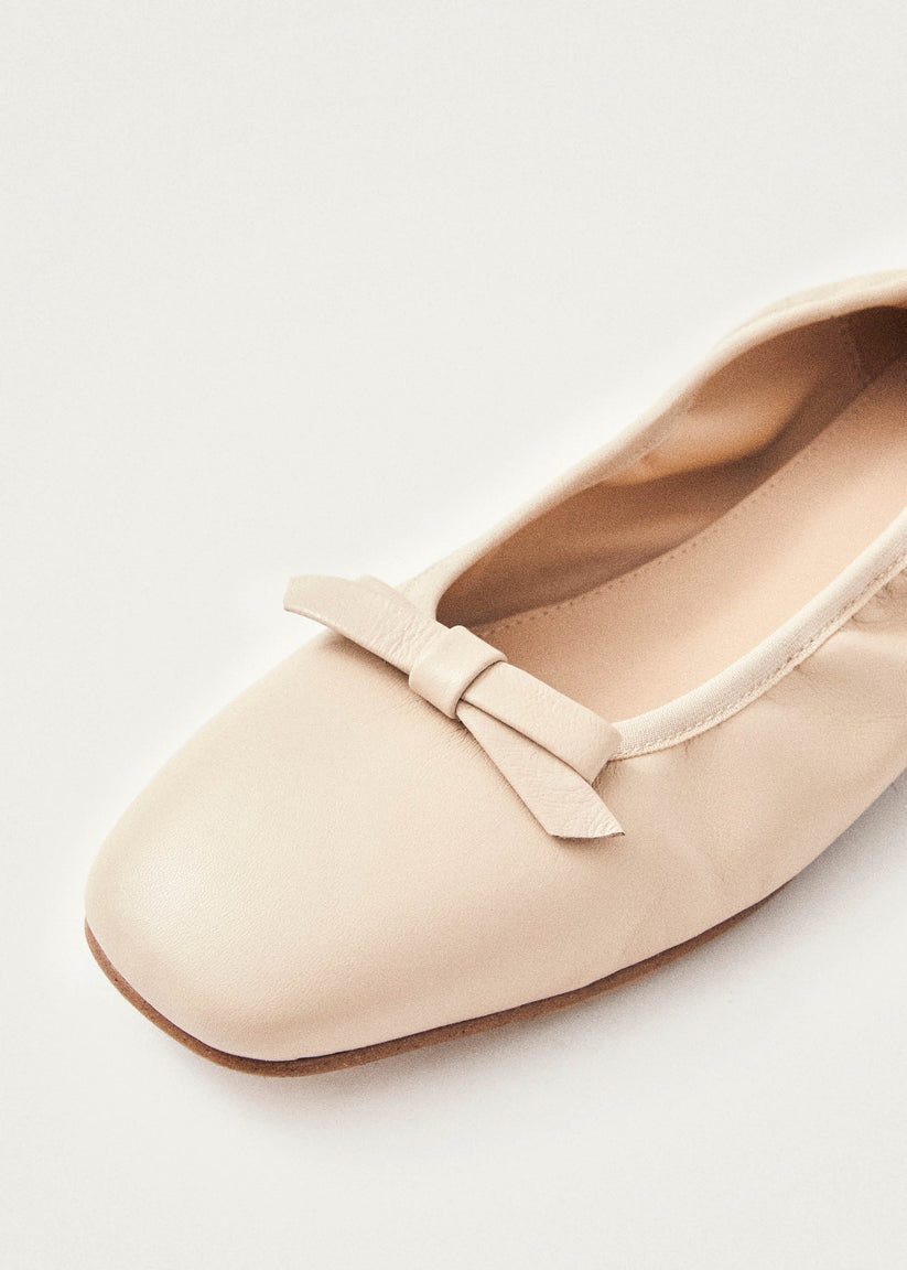 Alohas Freya Bailarinas de Piel Color Crema Rebajas