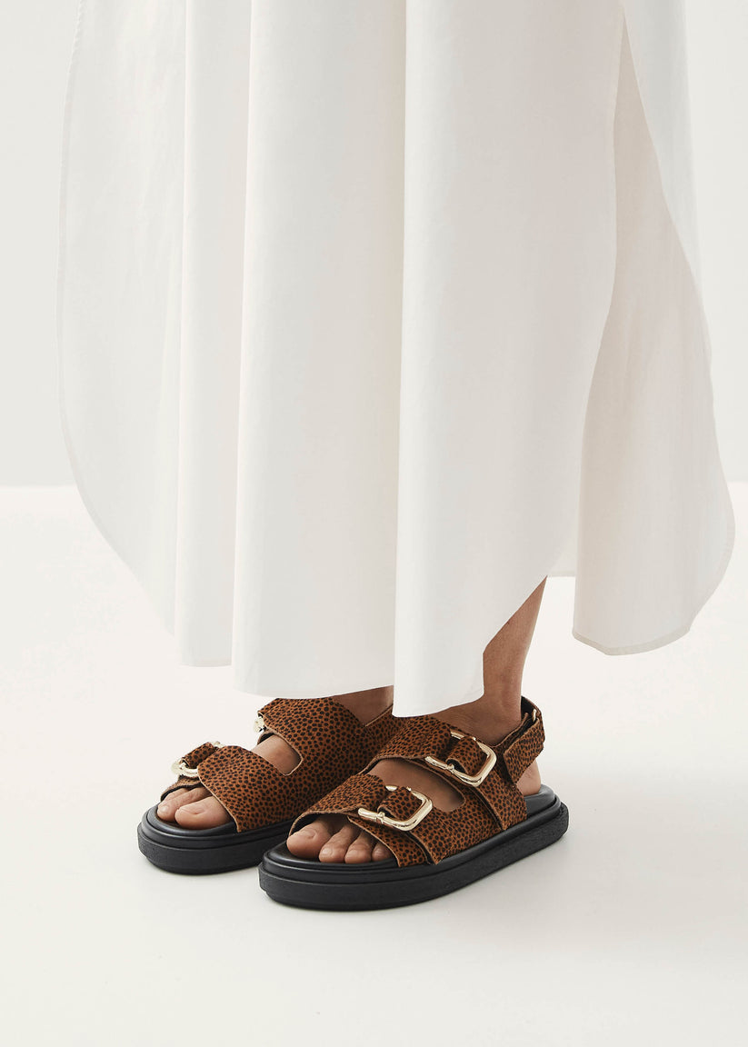 Alohas Harper Soft Tan Leather Sandals Devoluciones gratuitas