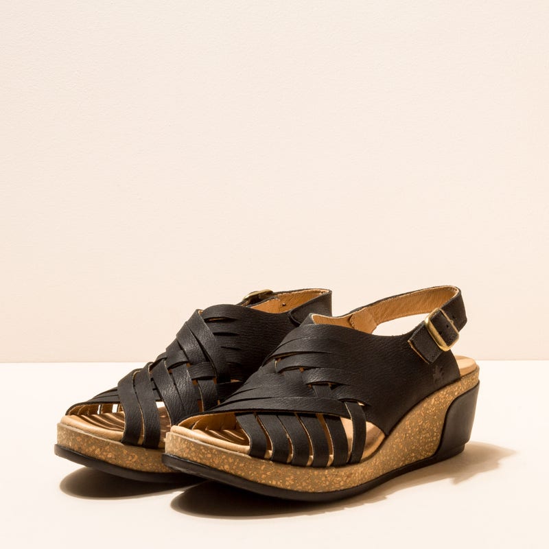 El naturalista N5018 PLEASANT BLACK / LEAVES Limitado a 3 días