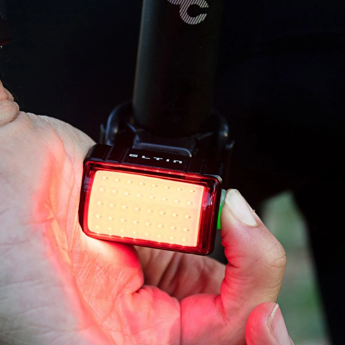 Eltin Faro trasero recargable 100 lumen Oferta exclusiva