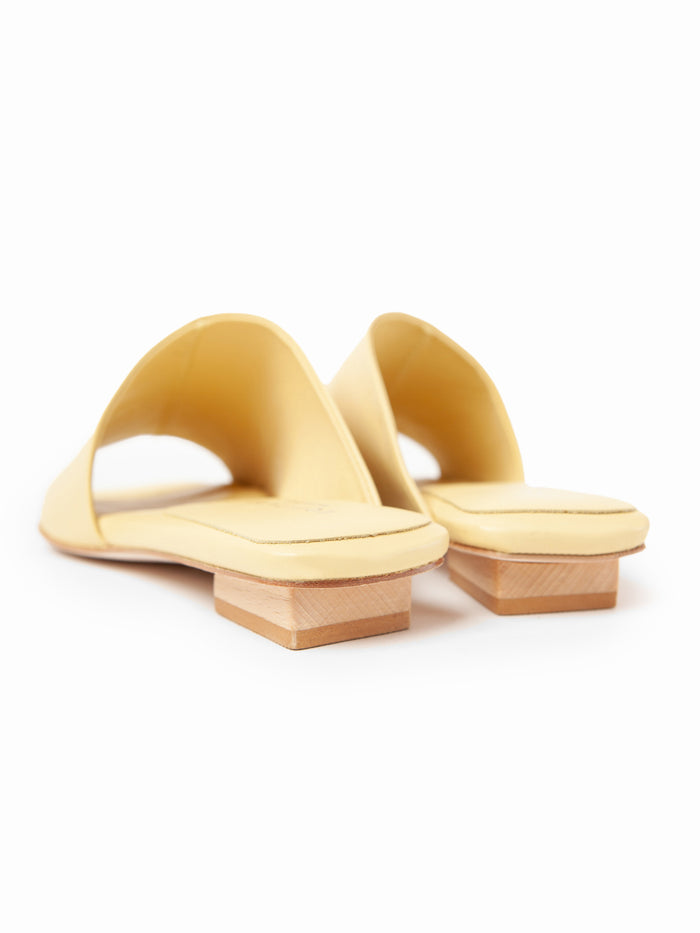 Equitare MINKA - Napasoft Suave Amarillo En oferta