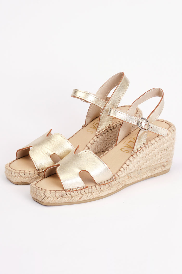 Fabiolas Sandalia Paqui Oro En oferta