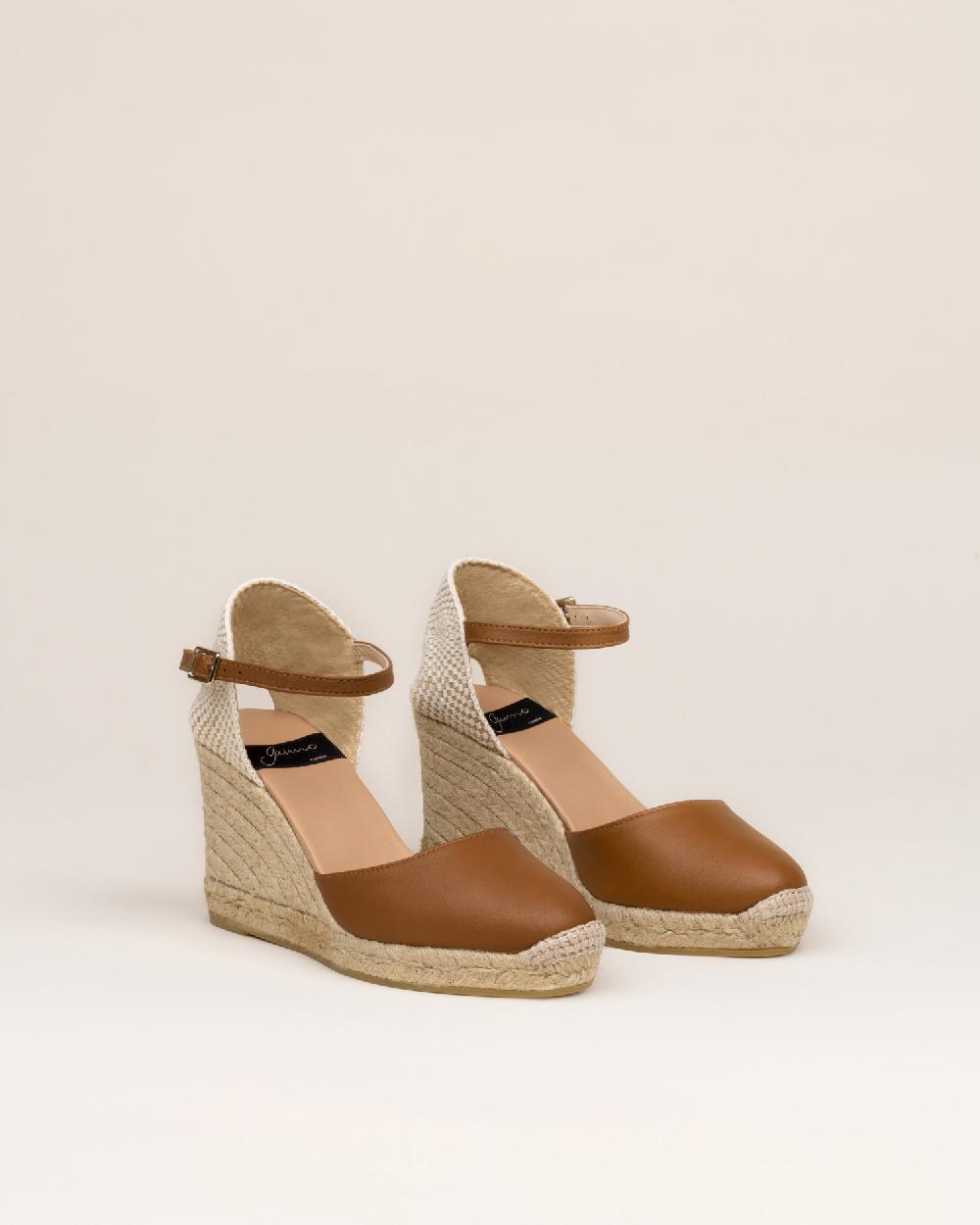 Gaimo espadrilles Global7 PralineAlpargatas de cuña en piel con hebilla Solo queda un día