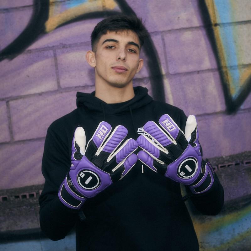 n1 goalkeeper Guantes de Portero Horus 2.0 Elite Purple II En oferta