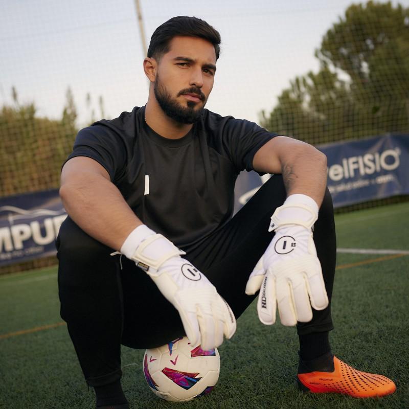 n1 goalkeeper Guantes de Portero Ares 2.0 All White UGT+ II Descuento