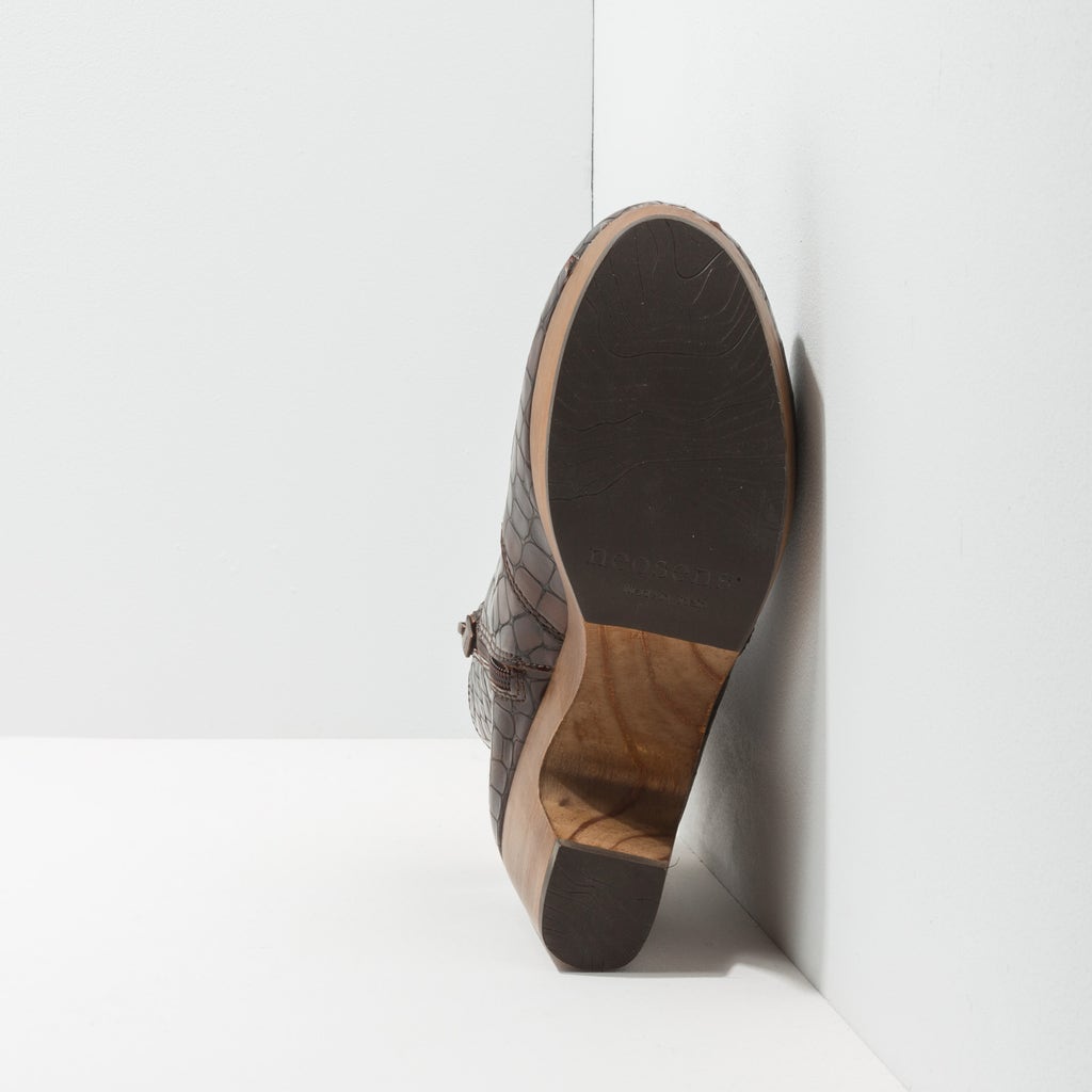 neosens S3260F FANTASY ALLIGATOR WAX BROWN/ ST.LAURENT Mejor oferta