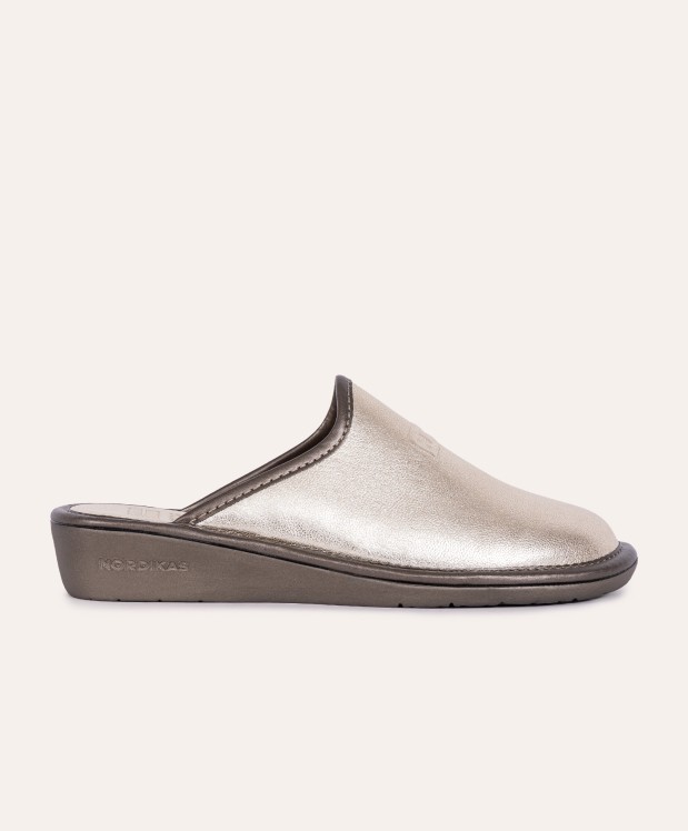 nordikas ZAPATILLAS DE CASA MUJER METALIC PLATINO Envío gratis