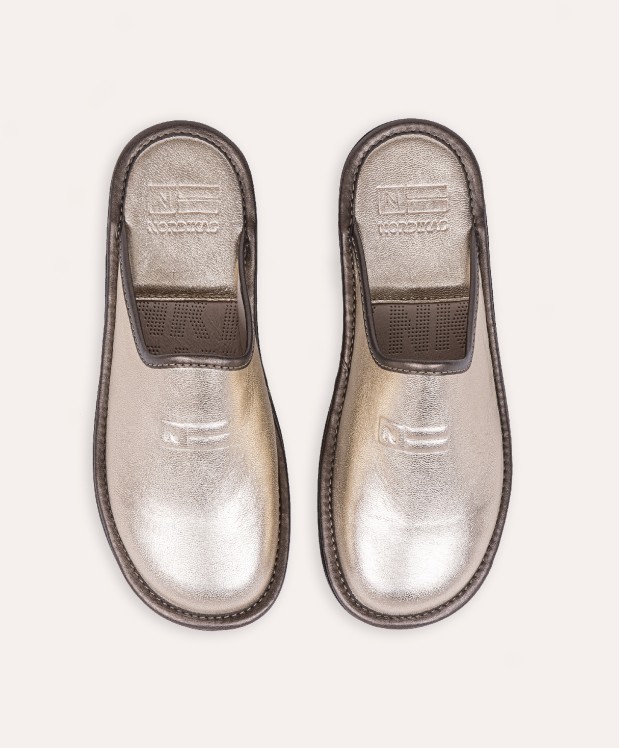 nordikas ZAPATILLAS DE CASA MUJER METALIC PLATINO Envío gratis