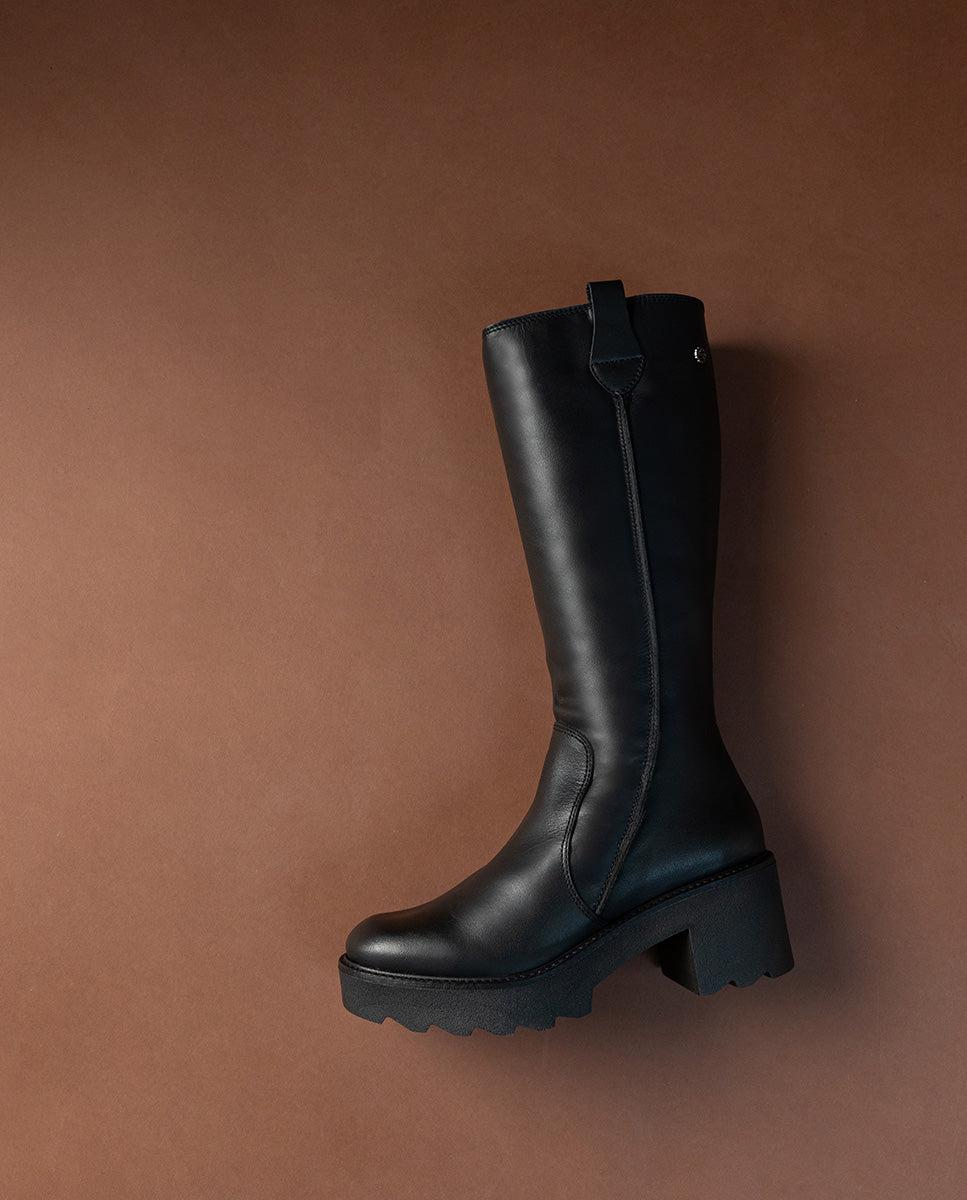 porronet BOTAS DE PIEL CON CREMALLERA NEGRA MAYRA En oferta