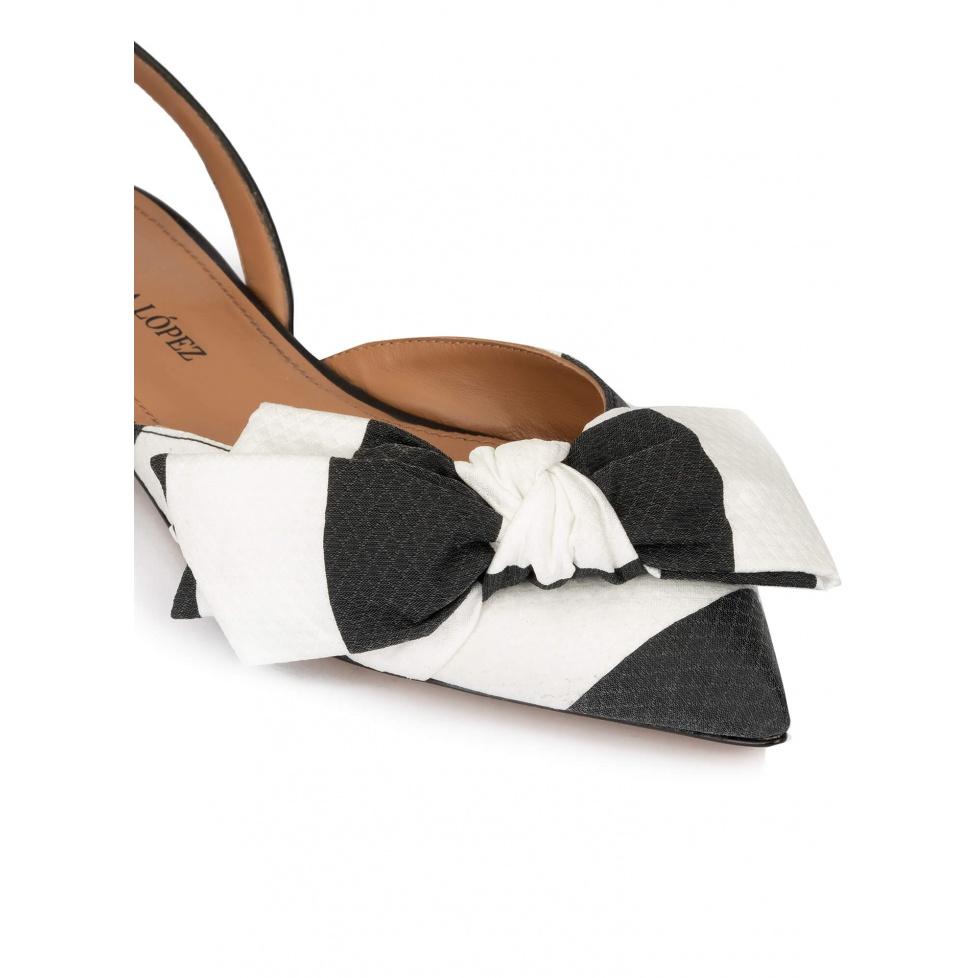 pura lópez Zapatos planos de tejido en blanco y negro con punta fina En oferta