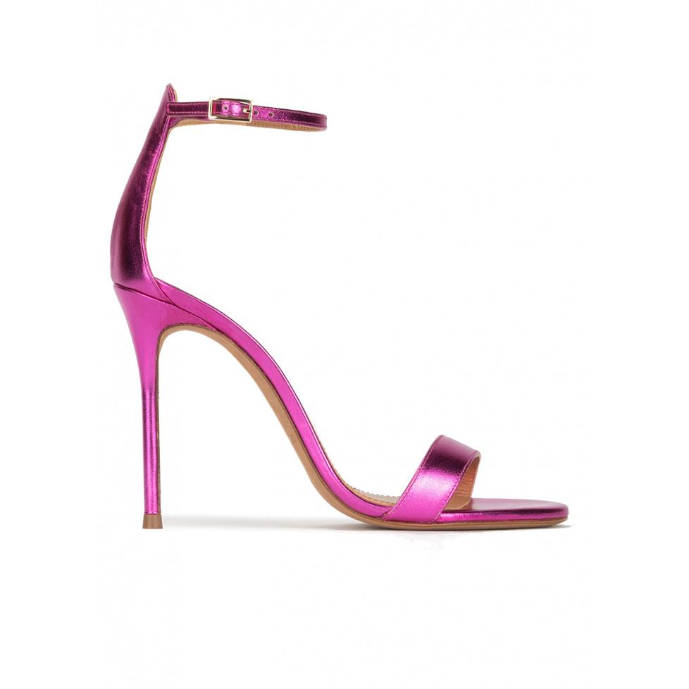 pura lópez Sandalias fucsia metalizadas con tacón alto