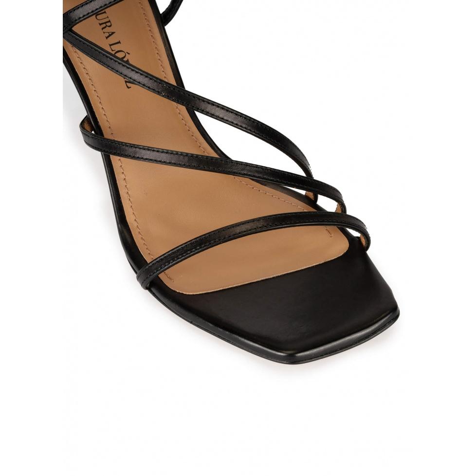 pura lópez Sandalias de puntera cuadrada con tacón medio en piel color negro Ofertas de temporada