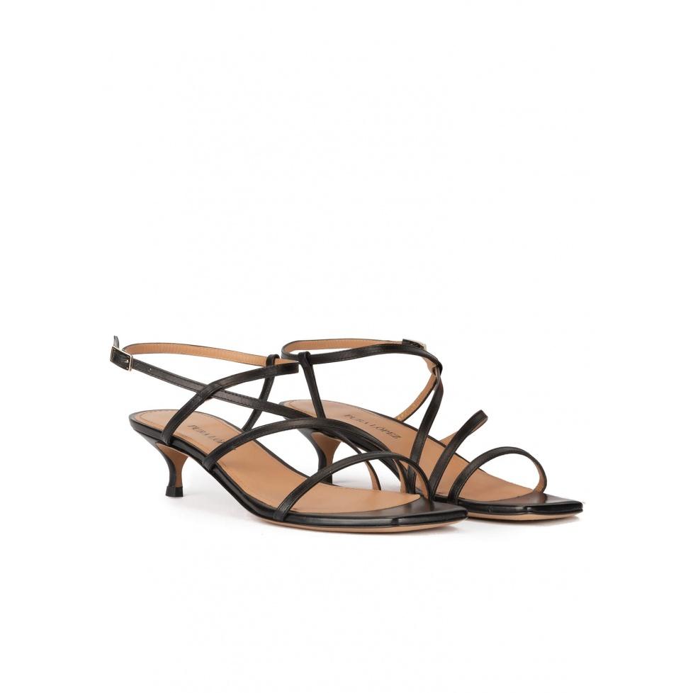 pura lópez Sandalias de puntera cuadrada con tacón medio en piel color negro Ofertas de temporada
