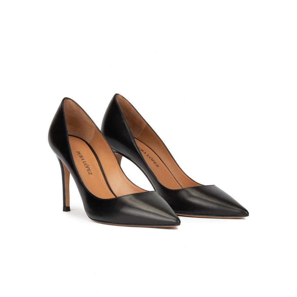 pura lópez Zapatos negros de piel con tacón alto y punta fina Devoluciones gratuitas