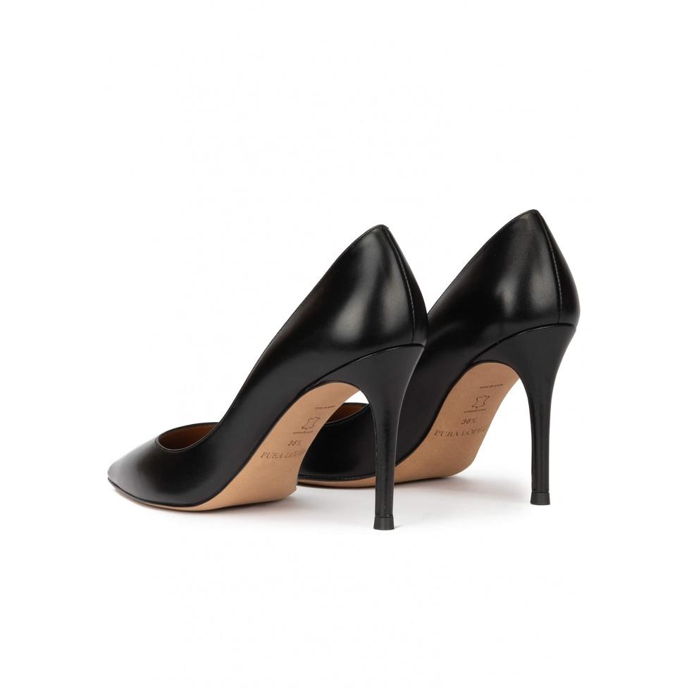 pura lópez Zapatos negros de piel con tacón alto y punta fina Devoluciones gratuitas