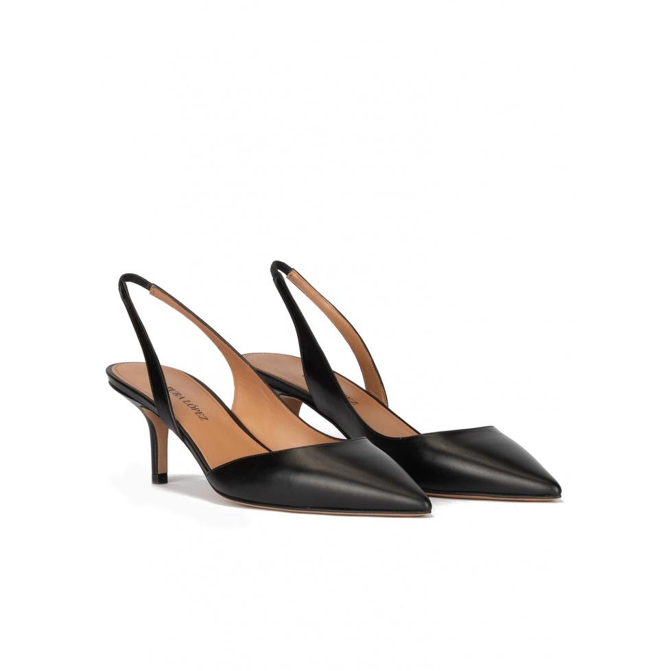 pura lópez Zapatos negros de piel con tacón medio y punta fina Rebajas top