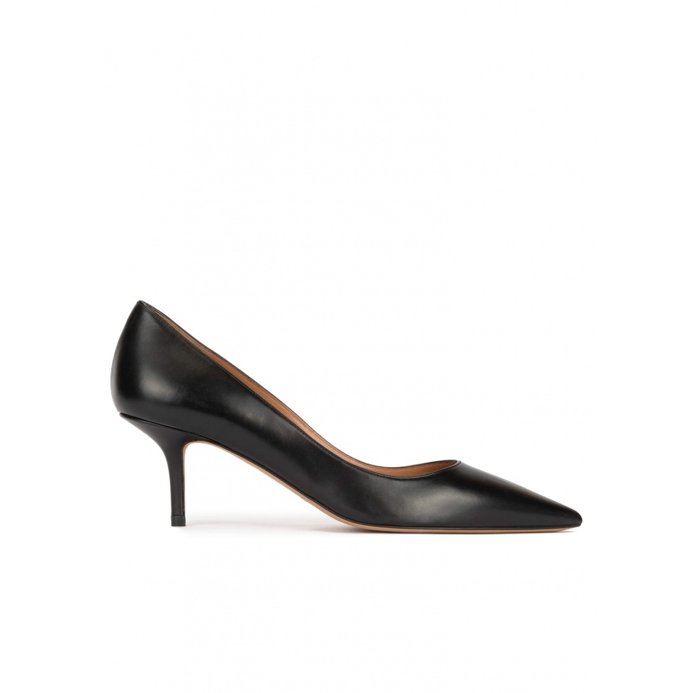 pura lópez Zapatos negros de tacón medio en piel