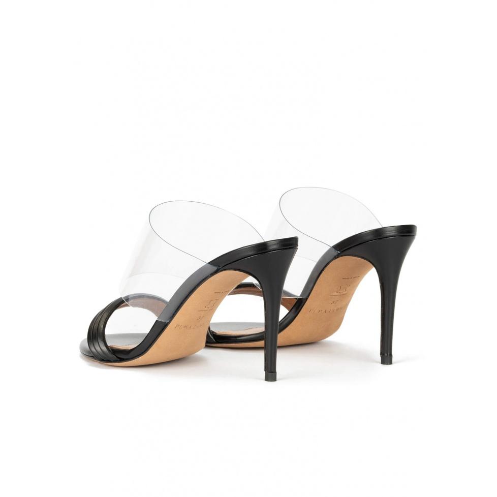 pura lópez Sandalias negras de tacón alto fino en piel y vinilo Descuentos del mes