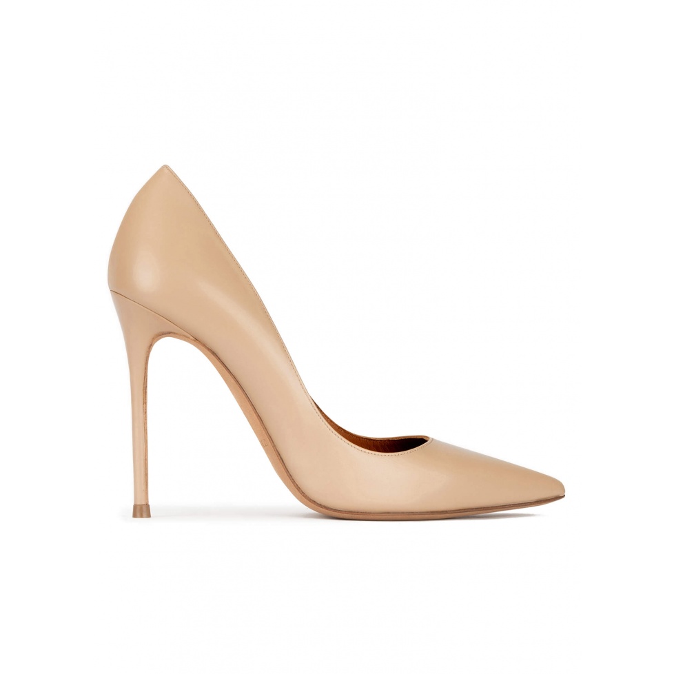 pura lópez Zapato de salón con tacón alto en piel beige