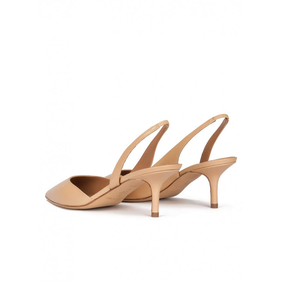 pura lópez Zapatos destalonados de punta fina con tacón medio en piel beige Precio ultrabajo