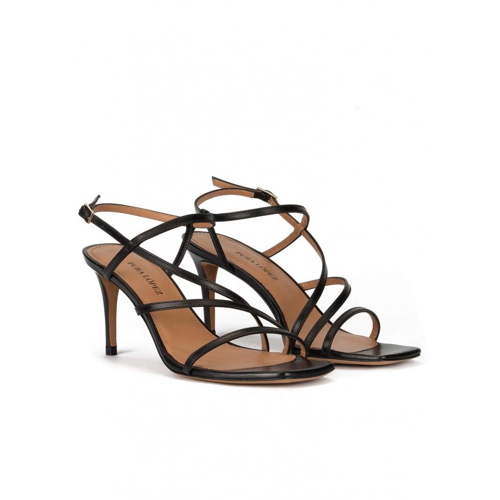 pura lópez Sandalias negras de piel con puntera cuadrada y tacón medio Outlet online