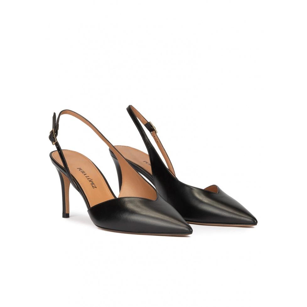 pura lópez Zapatos destalonados de tacón medio y punta fina en piel color negro COMPRAR AHORA