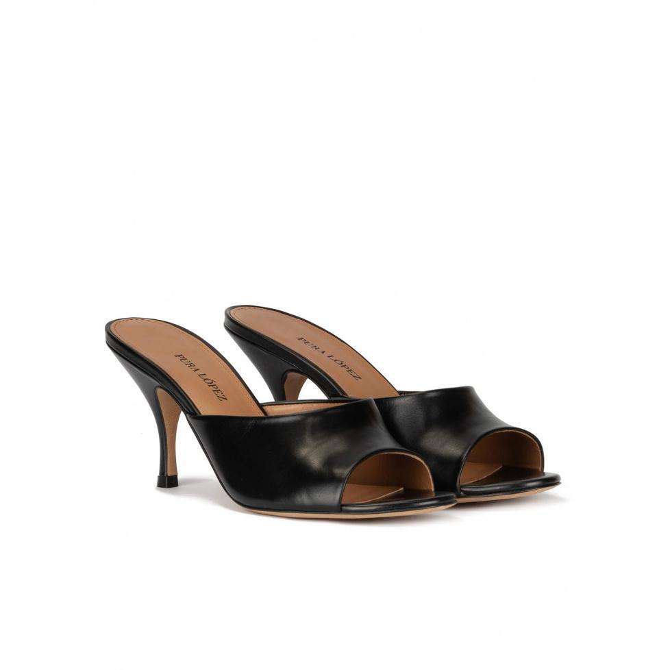 pura lópez Mules de tacón medio en piel color negro Precio de fábrica