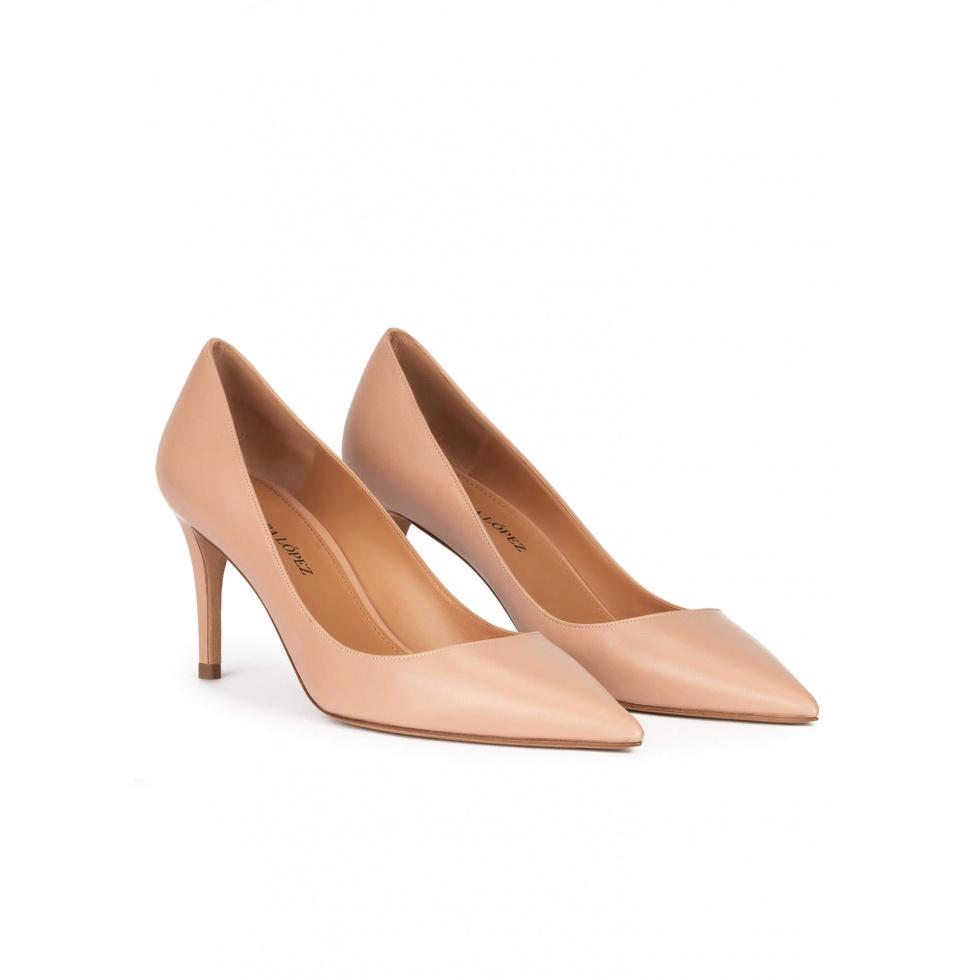 pura lópez Zapatos de punta con tacón de 7 5 cms en piel nude Descuentos del mes