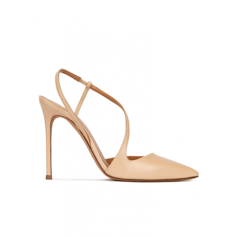pura lópez Zapatos destalonados con tacón stiletto y punta fina en piel beige
