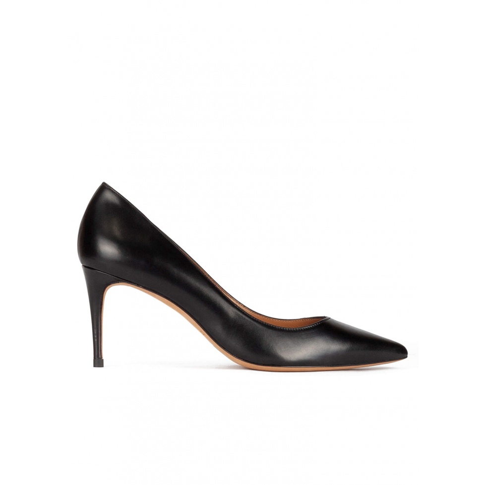 pura lópez Zapatos negros de piel con tacón medio y punta fina