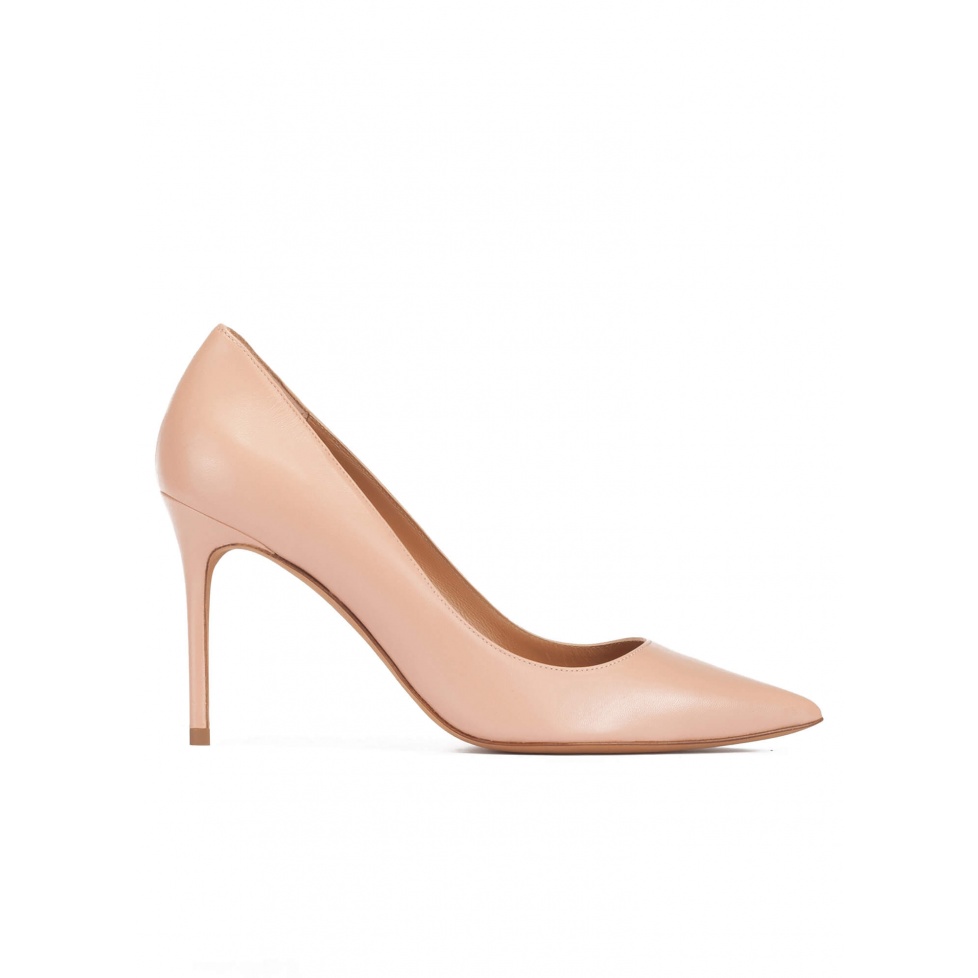 pura lópez Zapatos de punta fina y tacón alto en piel nude