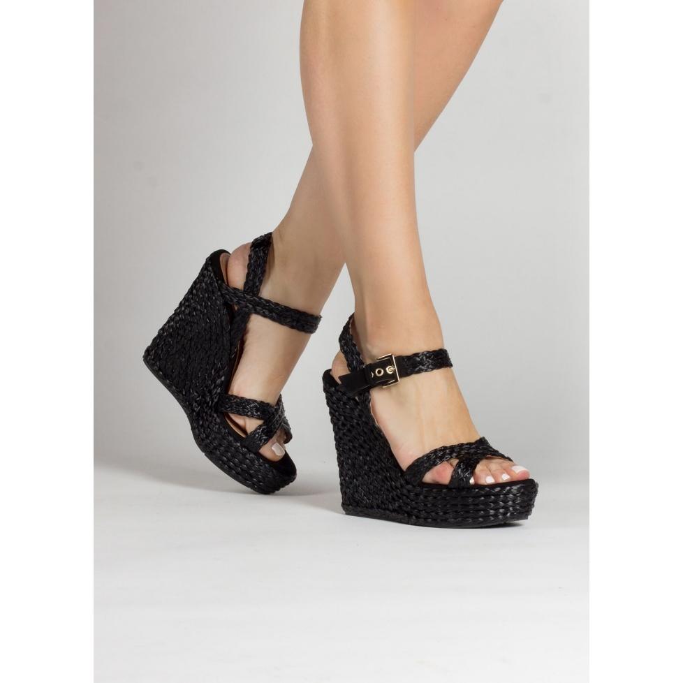 pura lópez Sandalias de cuña alta en rafia color negro con hebilla lateral Rebajas baratas