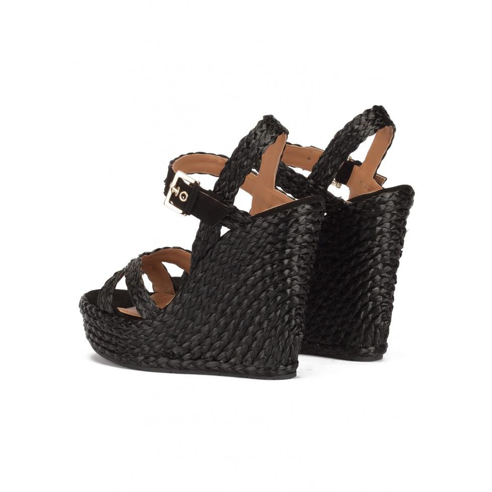 pura lópez Sandalias de cuña alta en rafia color negro con hebilla lateral Rebajas baratas