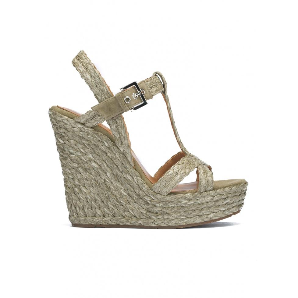 pura lópez Sandalias de cuña en rafia verde caqui