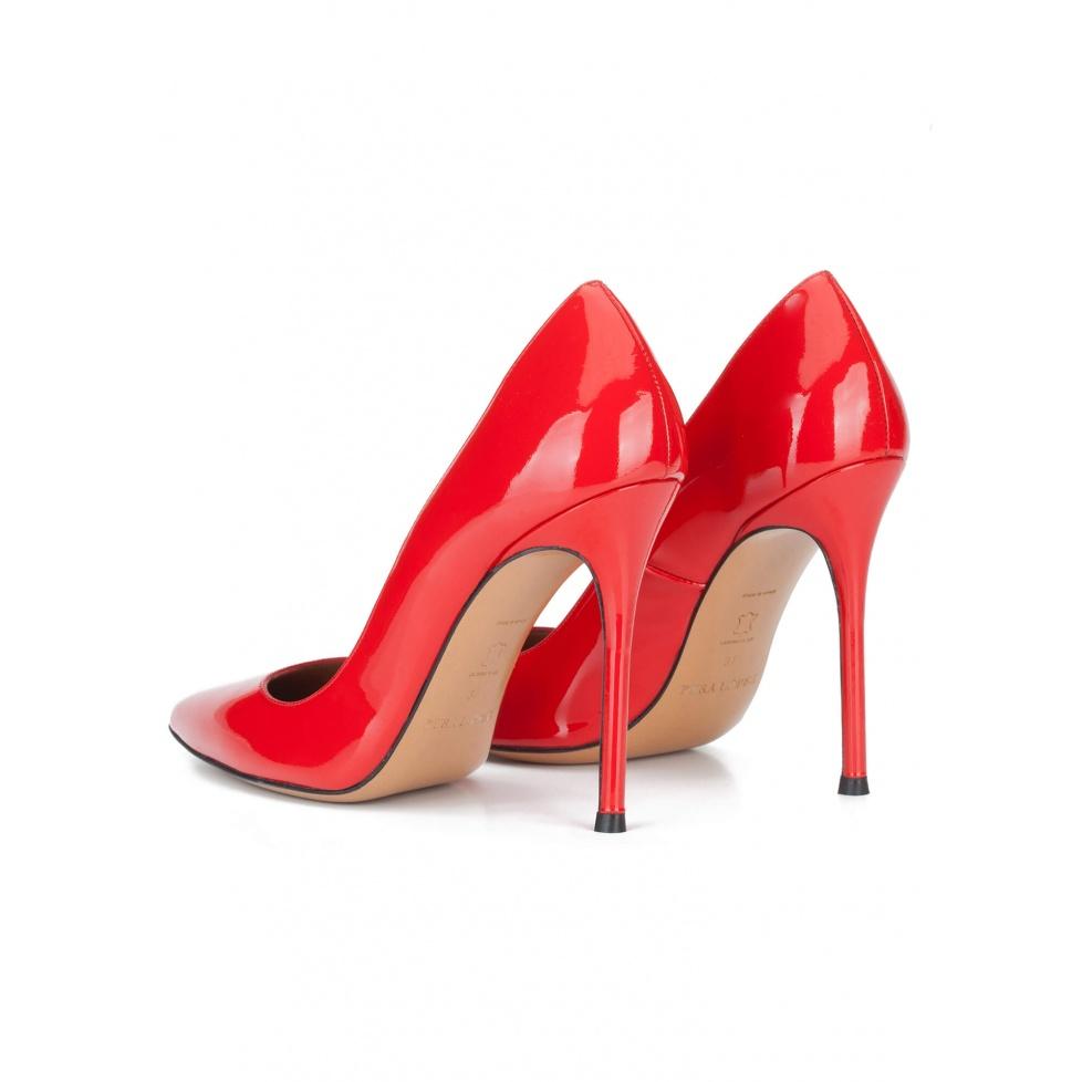 pura lópez Zapatos de salón con tacón alto en charol rojo Liquidación