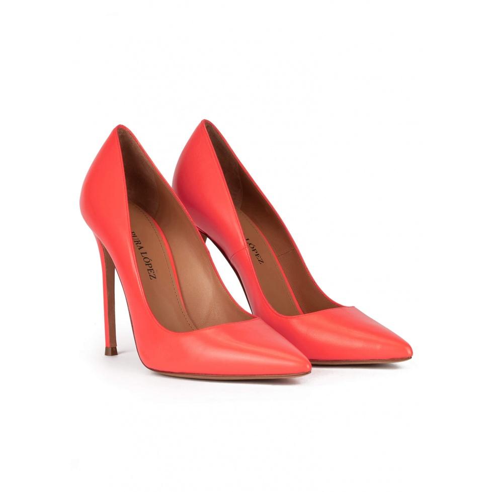 pura lópez Zapatos de salón con punta afilada y tacón stiletto en piel coral Tienda de fábrica