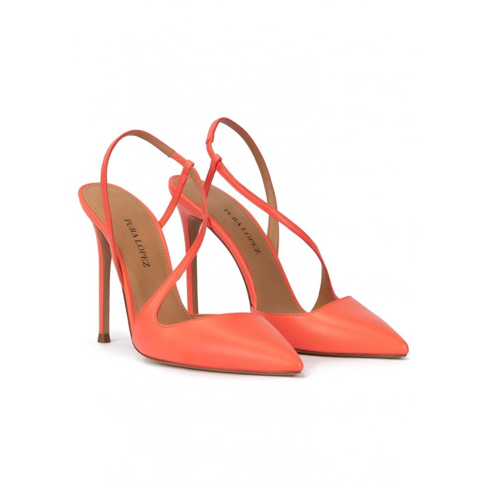 pura lópez Zapatos destalonados con tacón stiletto en piel color coral Oferta exclusiva