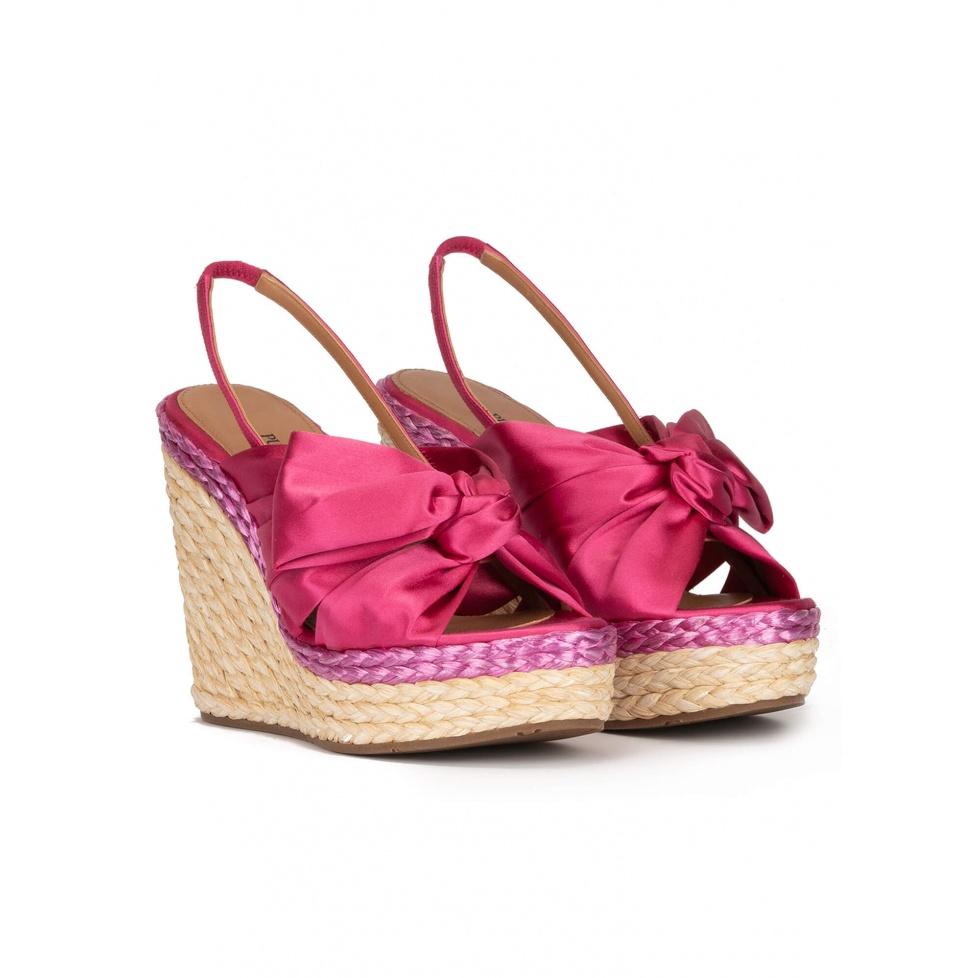 pura lópez Sandalias de cuña en raso fucsia con lazo Liquidación