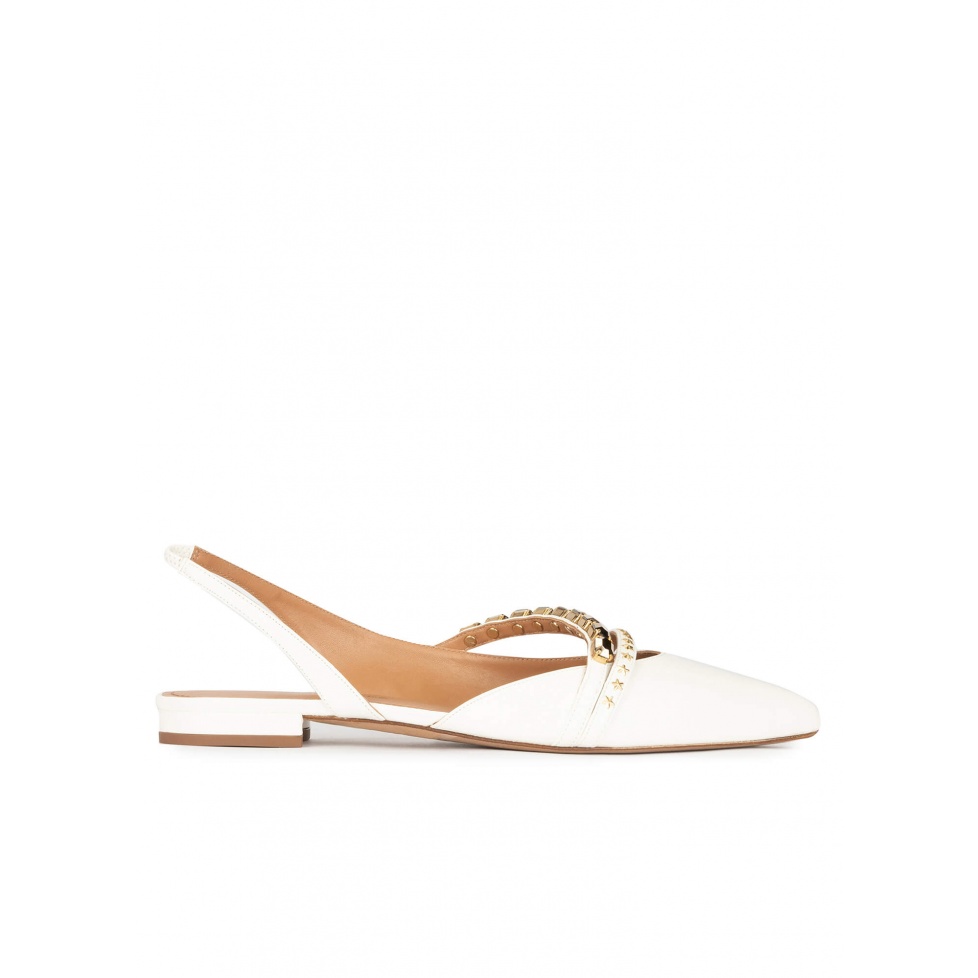 pura lópez Zapatos planos de punta fina en piel blanco roto