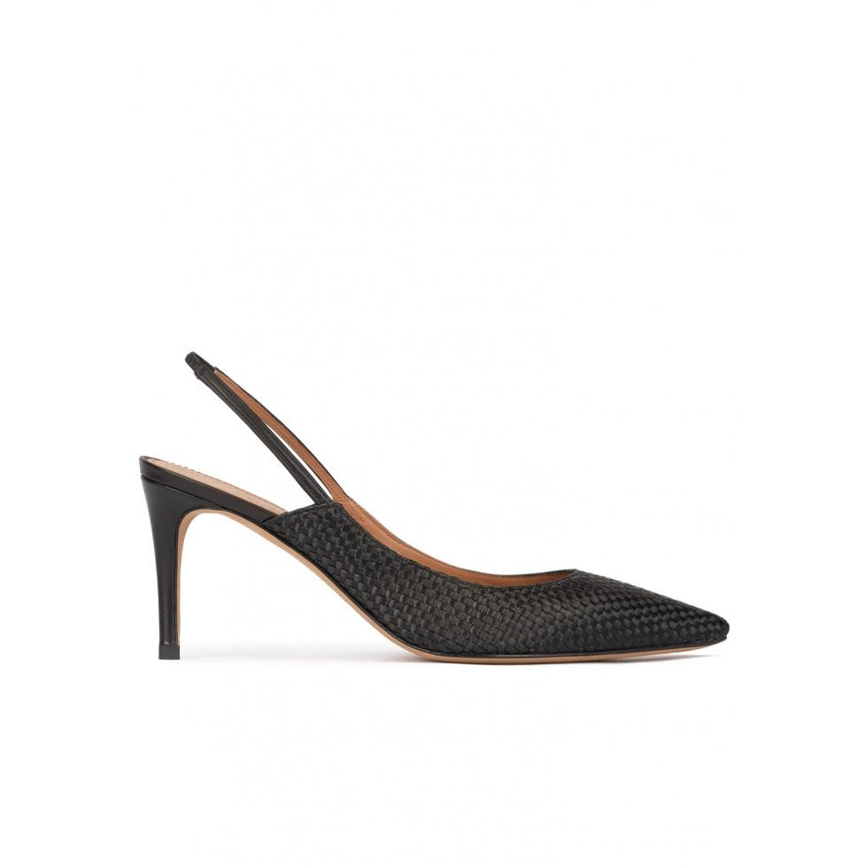 pura lópez Zapatos negros de tacón medio en rafia y piel