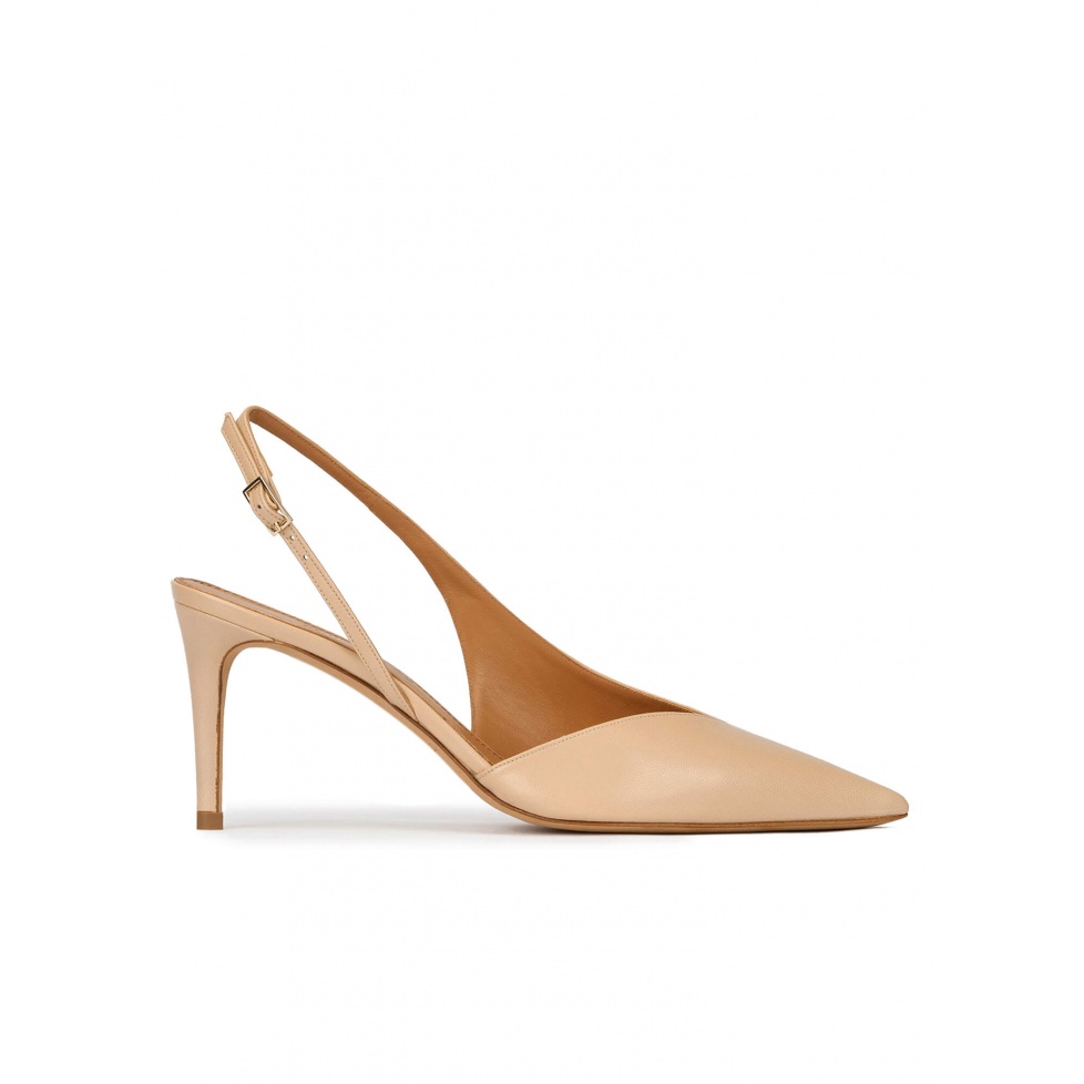 pura lópez Zapatos beige de piel con tacón medio y punta fina