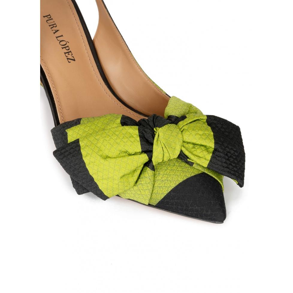 pura lópez Zapatos destalonados de tacón medio en verde y negro con lazo Rebajas online