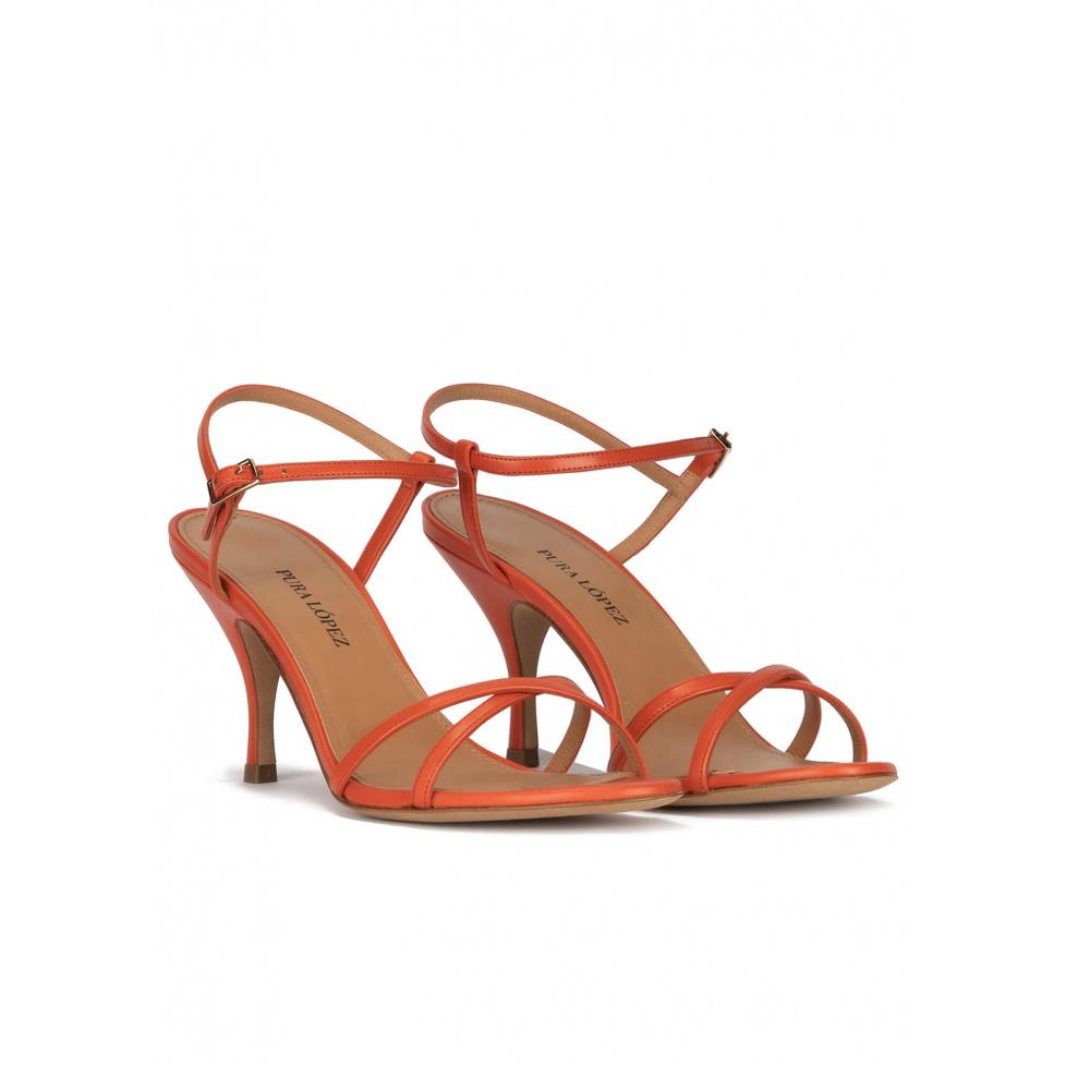 pura lópez Sandalias naranja de tacón curvo en piel con hebilla lateral Liquidación