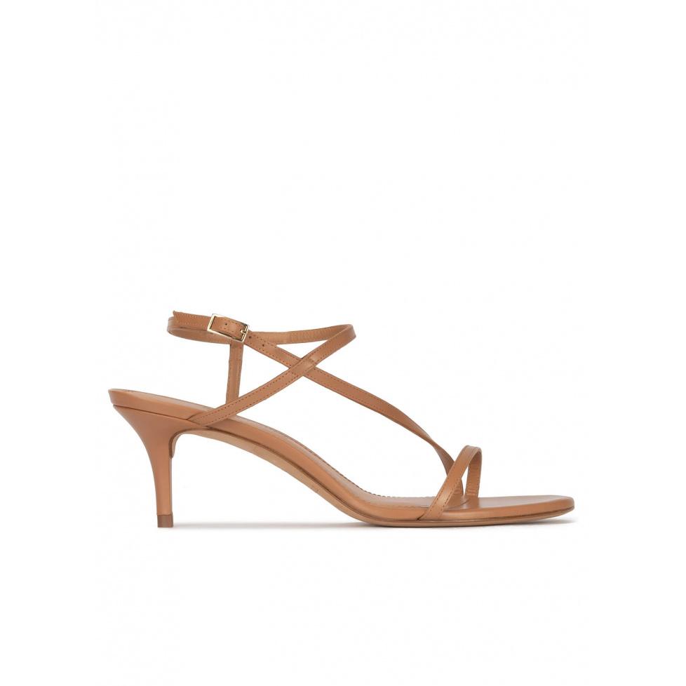 pura lópez Sandalias de tacón medio en piel camel