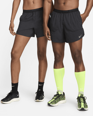 Nike Nike StridePantalón corto de running Dri-FIT de 13 cm con malla interior - Hombre
