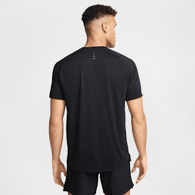 Nike Nike StrideCamiseta de running Dri-FIT ADV de manga corta - Hombre Envío gratis