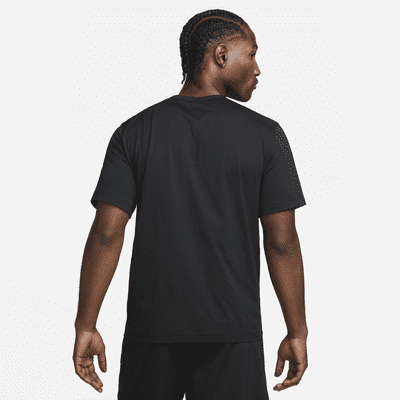 Nike Nike HyverseCamiseta de manga corta Dri-FIT versátil con protección UV - Hombre Liquidación