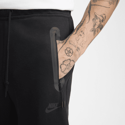Nike Nike TechPantalón de tejido Fleece con dobladillo abierto - Hombre Últimos 2 días