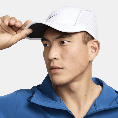 Nike Nike Dri-FIT ADV FlyGorra AeroBill AeroAdapt sin estructura En oferta